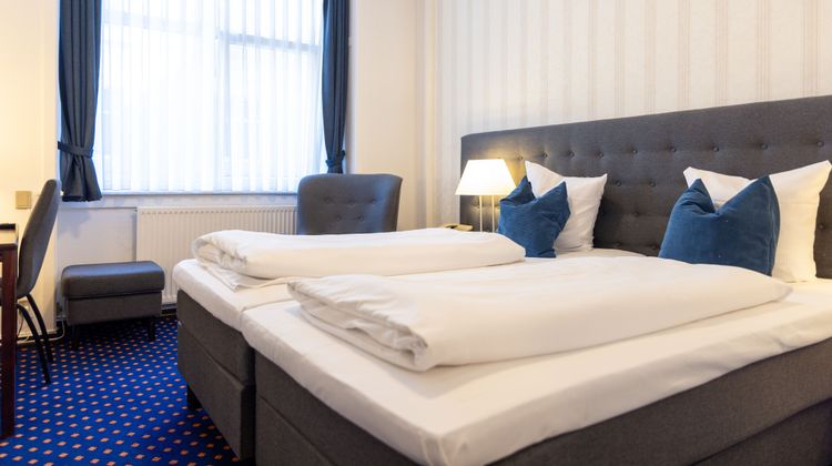 Helnan Phoenix Hotel Room