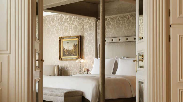 <b>Hotel Hassler Roma Room</b>. Images powered by <a href="https://www.leonardoworldwide.com/" title="Leonardo Worldwide" target="_blank">Leonardo</a>.