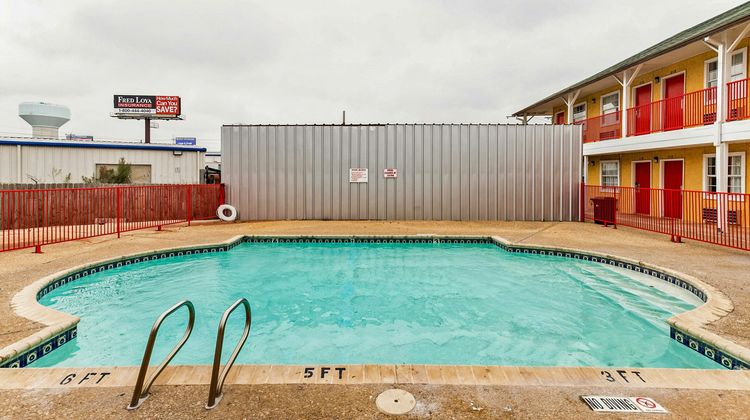 OYO Hotel San Antonio Lacklandnear Seawo Pool
