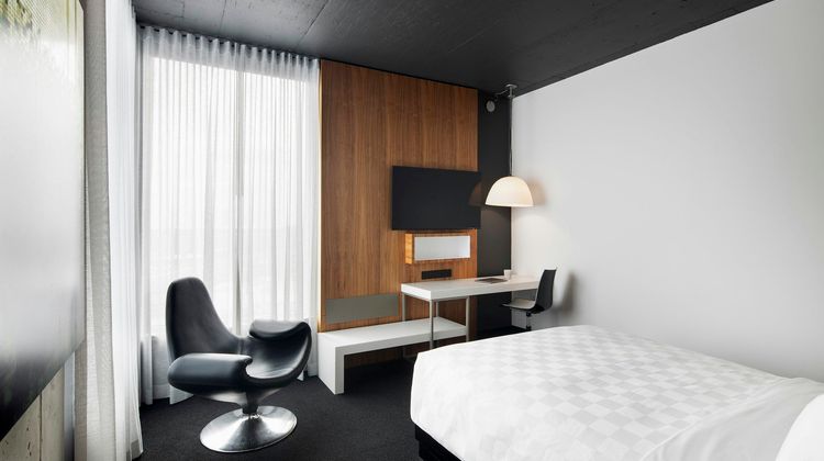 ALT Hotel Toronto Pearson Room