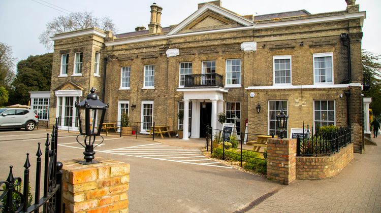 The Banyers Hotel Exterior