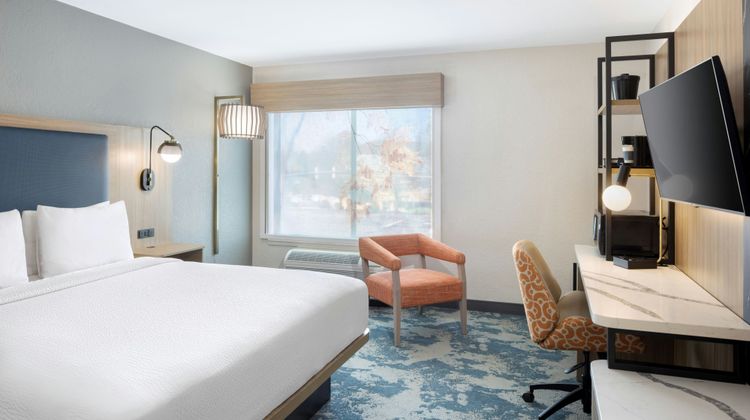 Fairfield Inn & Suites Atlanta Vinings Room