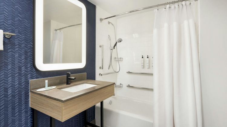 Fairfield Inn & Suites Atlanta Vinings Room