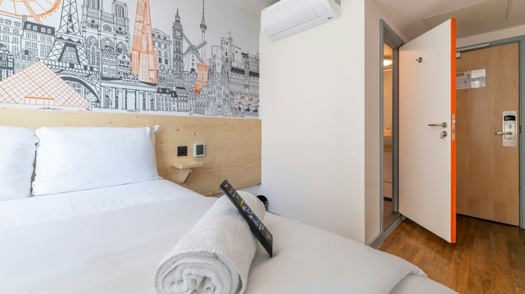 easyHotel Croydon Town Centre Room