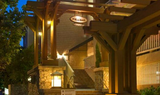 Toll House Hotel Exterior