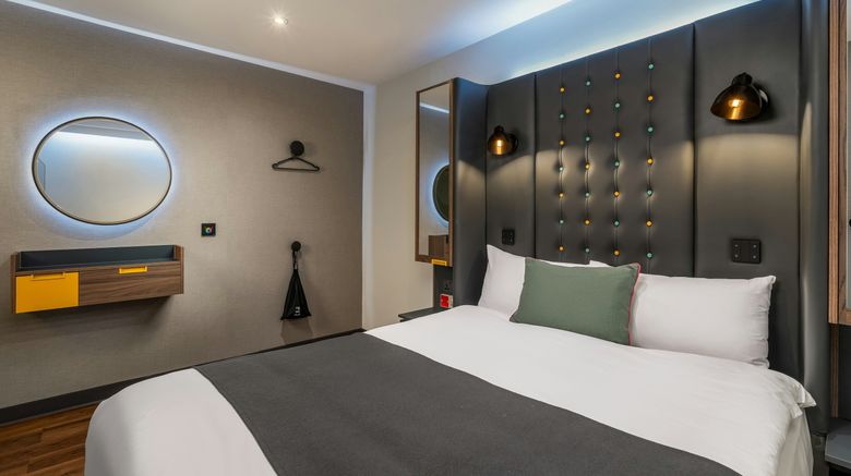<b>Point A Shoreditch Room</b>. Images powered by <a href="https://www.leonardoworldwide.com/" title="Leonardo Worldwide" target="_blank">Leonardo</a>.