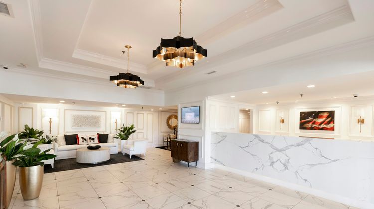La Mer Beachfront Inn Lobby