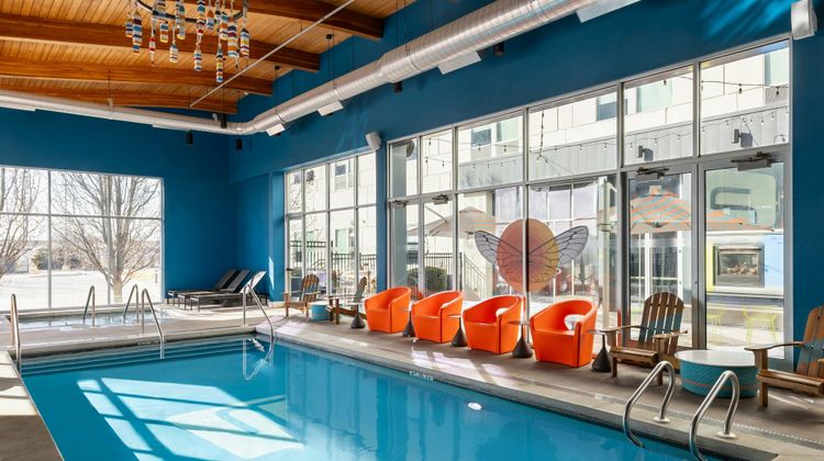 aloft Green Bay Pool