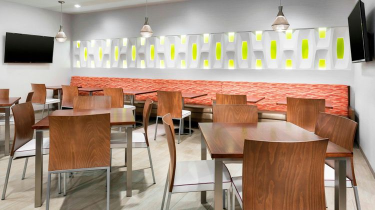SpringHill Suites Mission Valley Restaurant