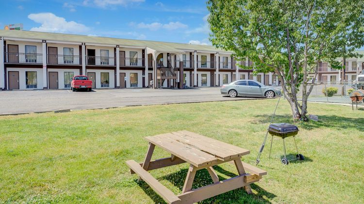 Travel Inn Exterior