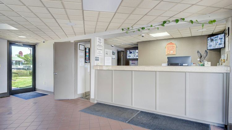 Travel Inn Lobby