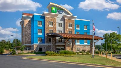 Holiday Inn Express Hot Springs South