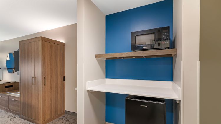 Holiday Inn Express Biddeford Room