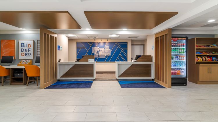 Holiday Inn Express Biddeford Exterior