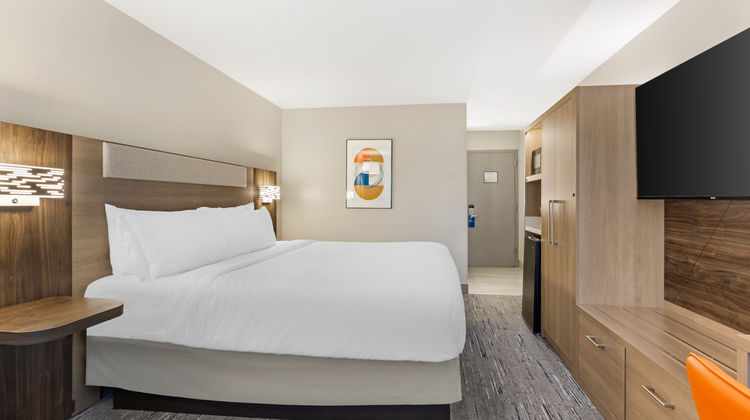 Holiday Inn Express Cape Cod Room