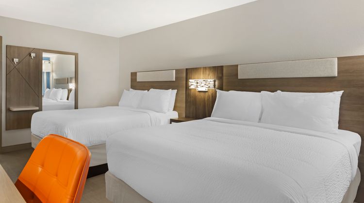 Holiday Inn Express Cape Cod Room