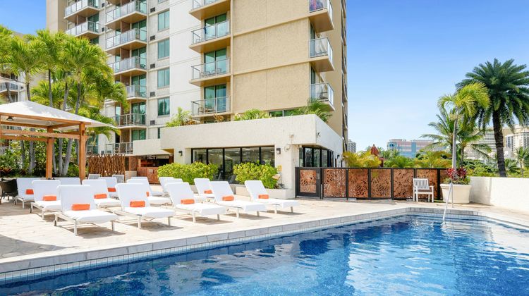 Luana Waikiki Hotel & Suites Pool
