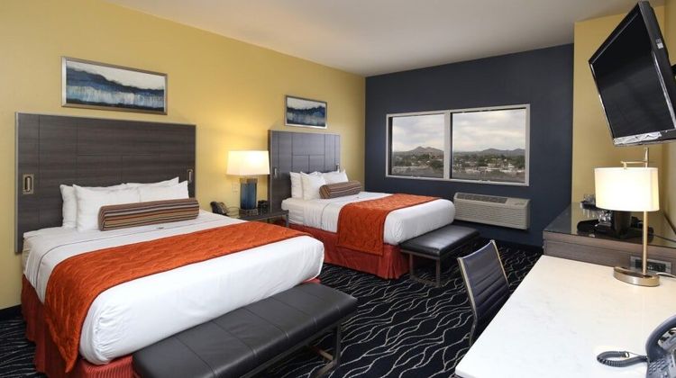 Desert Diamond Hotel and Casino Room