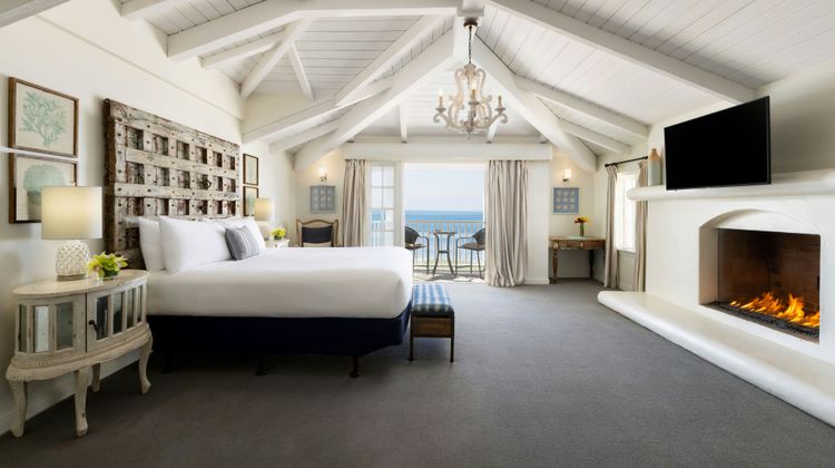 Pacific Edge Hotel Suite