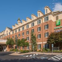 Holiday Inn Express at Williamsburg Sq