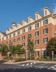 Holiday Inn Express at Williamsburg Sq