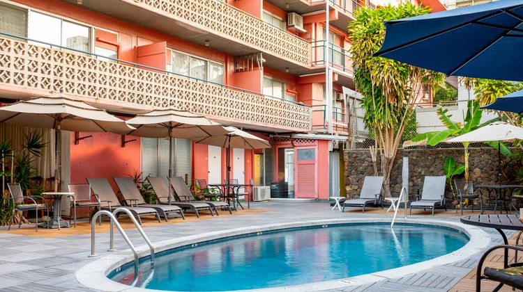 Royal Grove Waikiki Pool