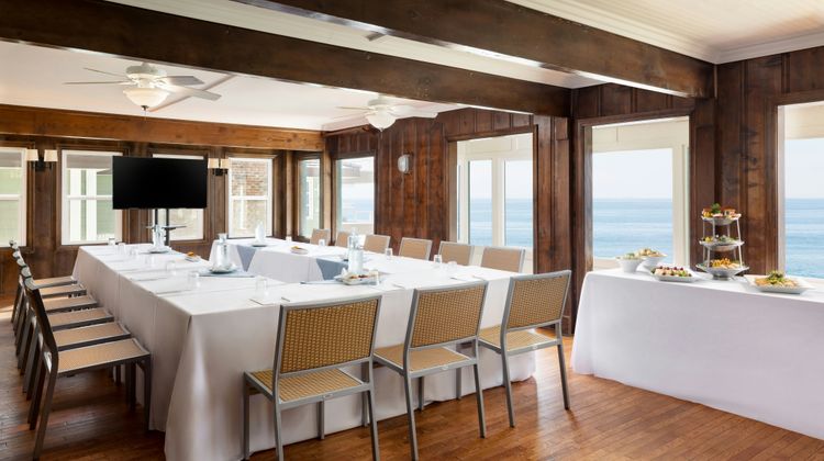 Pacific Edge Hotel Meeting