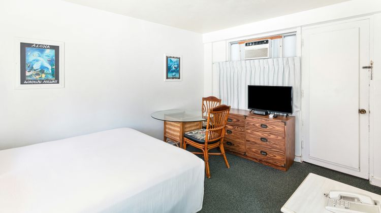 Royal Grove Waikiki Room
