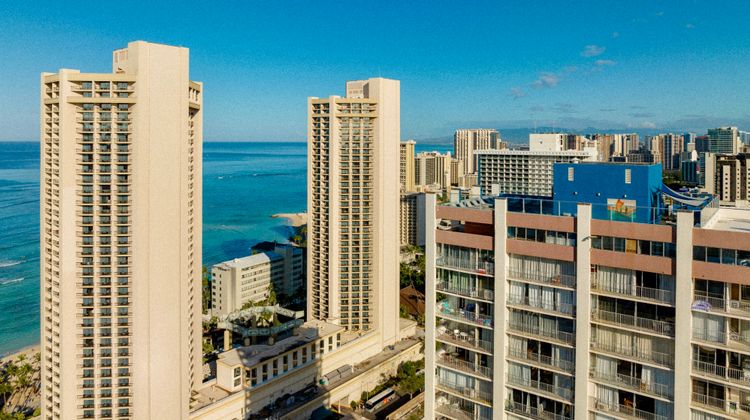 Pacific Monarch Hotel Exterior