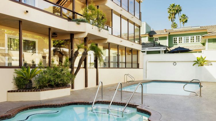 Pacific Edge Hotel Pool