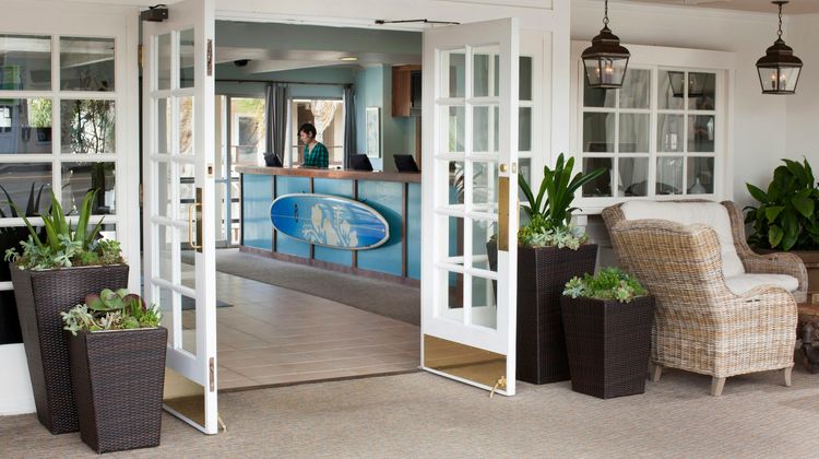 Pacific Edge Hotel Lobby