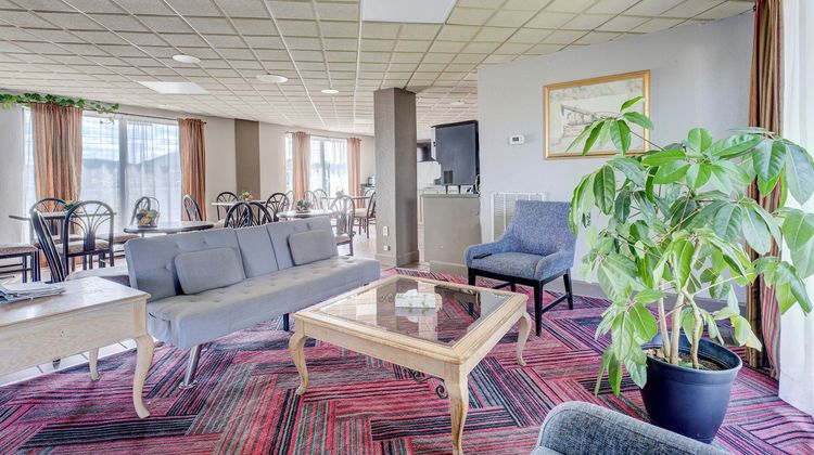 Travel Inn Lobby