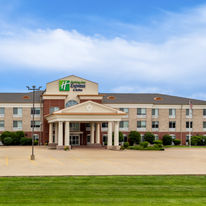 Holiday Inn Express Hotel & Suites