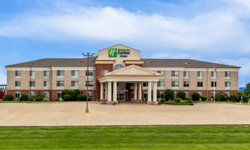 Holiday Inn Express Hotel & Suites