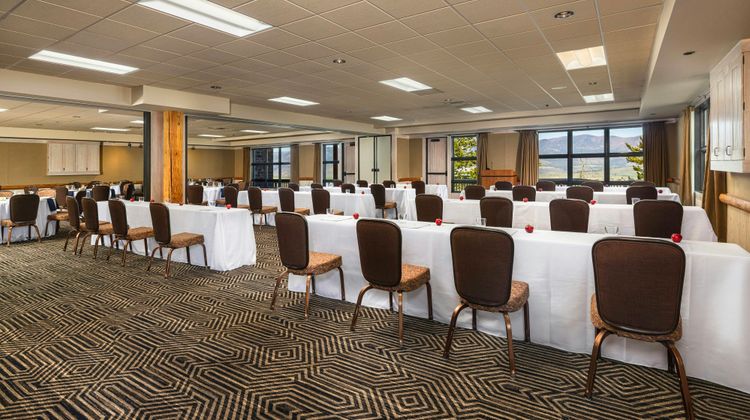 Sun Mountain Lodge Room