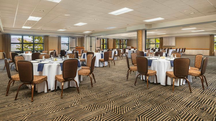 Sun Mountain Lodge Room