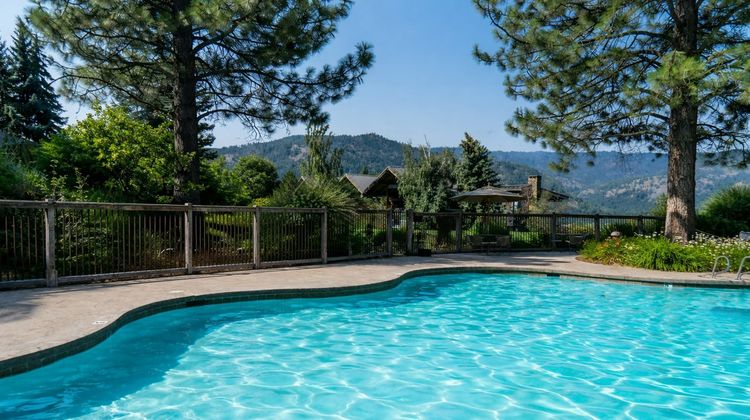 Sun Mountain Lodge Pool