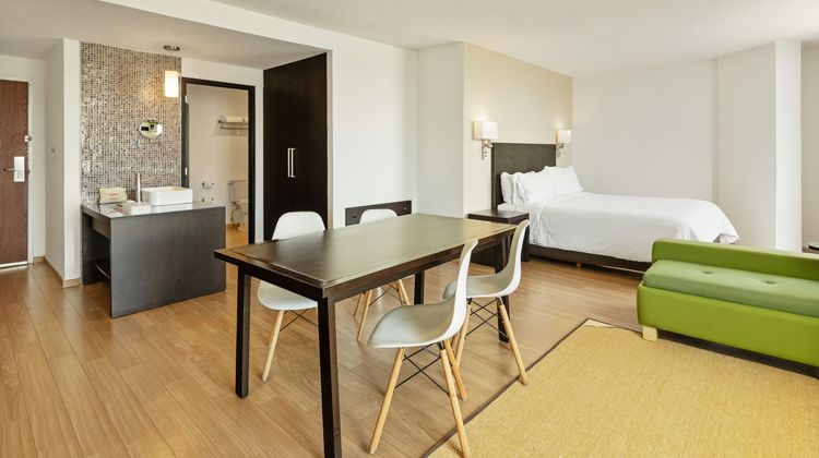 Fiesta Inn Naucalpan Room