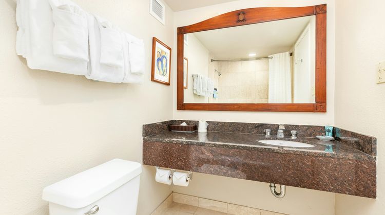 Luana Waikiki Hotel & Suites Room