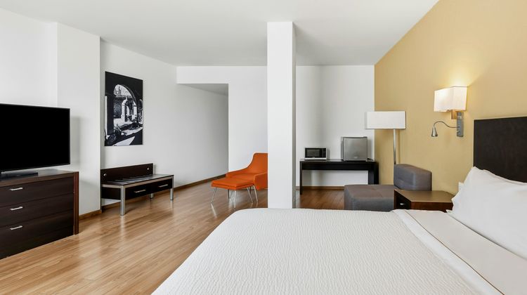 Fiesta Inn Perinorte Room