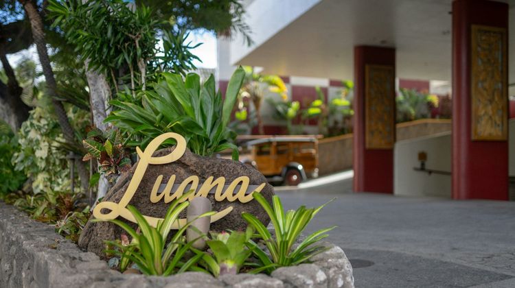 Luana Waikiki Hotel & Suites Exterior