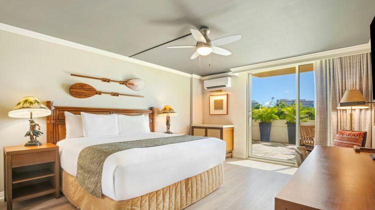 Luana Waikiki Hotel & Suites Suite