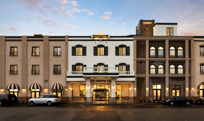 Hotel Winters Exterior