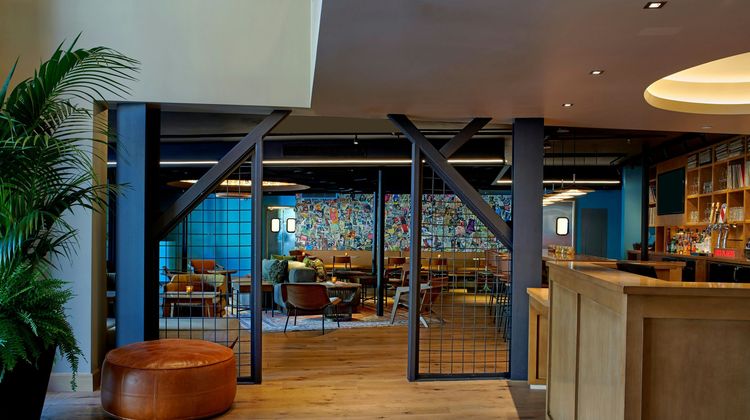 Hotel Ziggy on Sunset Lobby