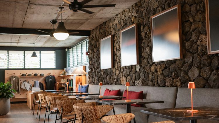 Pacific 19 Kona Lobby