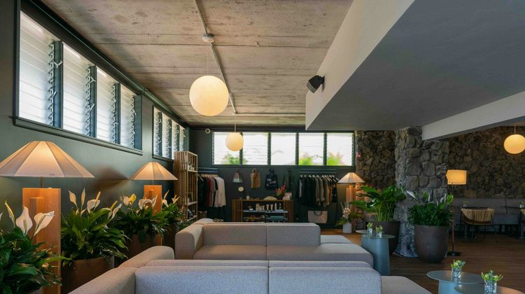 Pacific 19 Kona Lobby