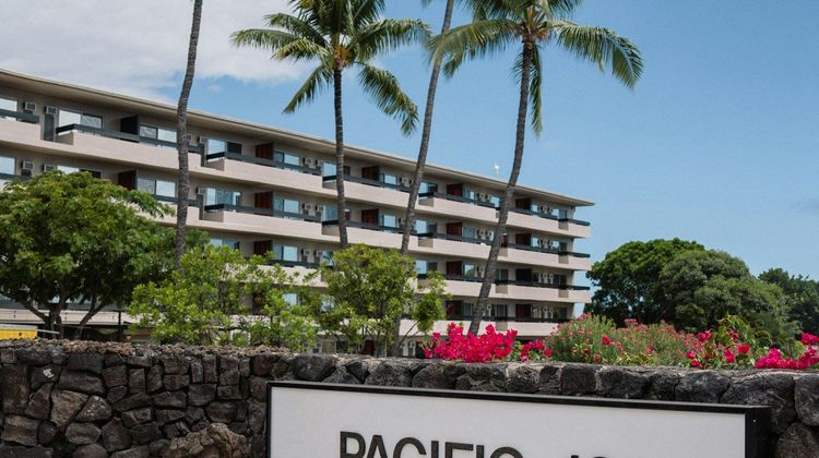 Pacific 19 Kona Exterior