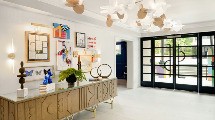 Le Parc at Melrose Lobby