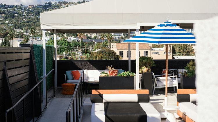 Le Parc at Melrose Pool
