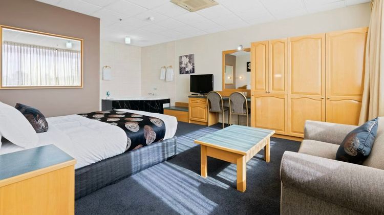 Adelaide International Motel Room